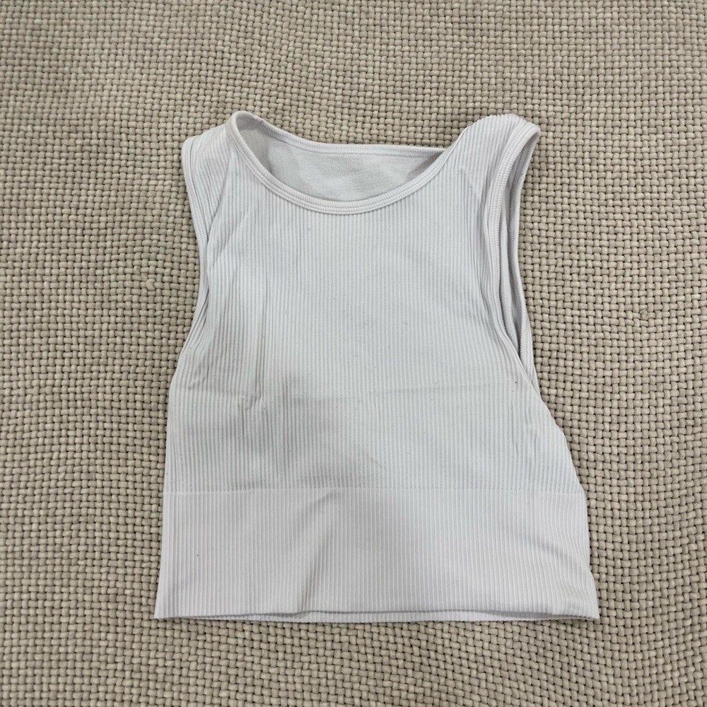 Crop tops - Picture 2 of 5